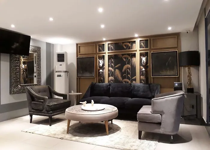 渡假村 2 Bedroom Corner Beach View With Wifi At Azure Urban Residences