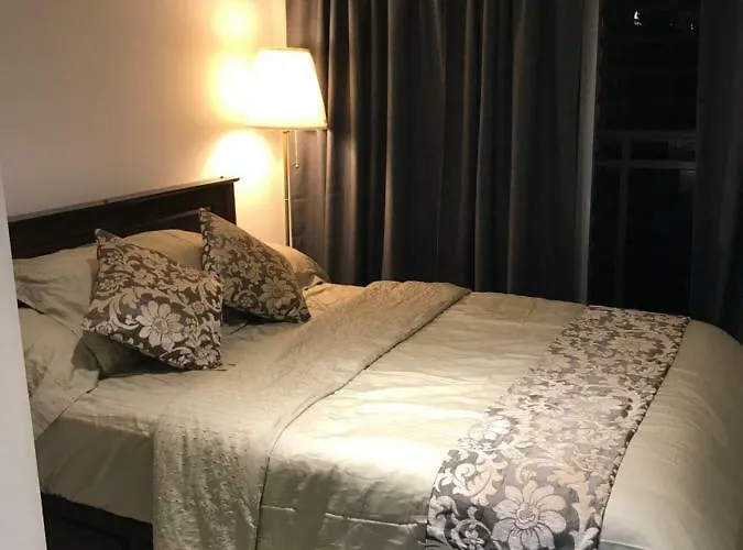 渡假村 2 Bedroom Corner Beach View With Wifi At Azure Urban Residences *