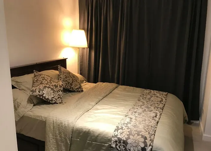 渡假村 2 Bedroom Corner Beach View With Wifi At Azure Urban Residences